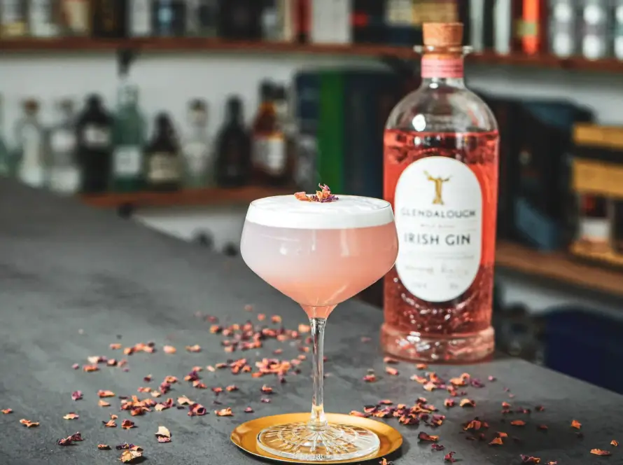 Ein Bild des Club of Roses Cocktail nach einem Rezept von David Gran
