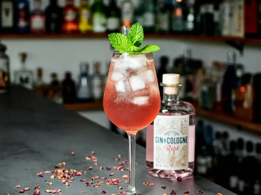 Ein Foto des Cocktails Frosé mit Gin de Cologne nach einem Rezept von David Gran.
