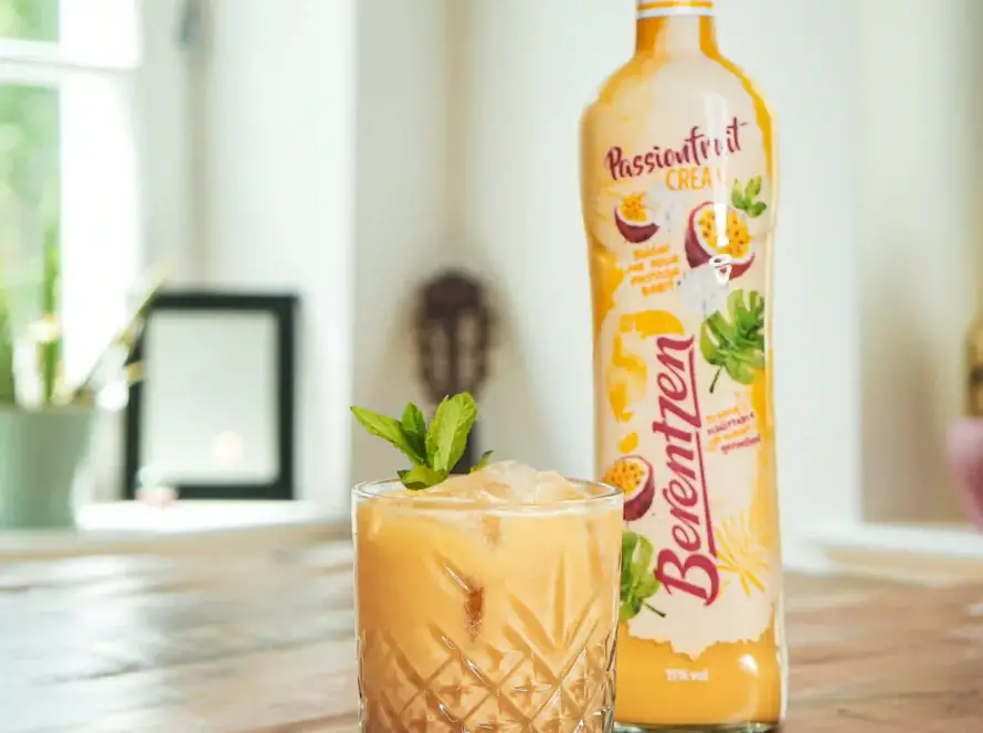 Ein Bild des Passionfruit Paradise Cocktails nach einem Rezept von Mixologe David Gran