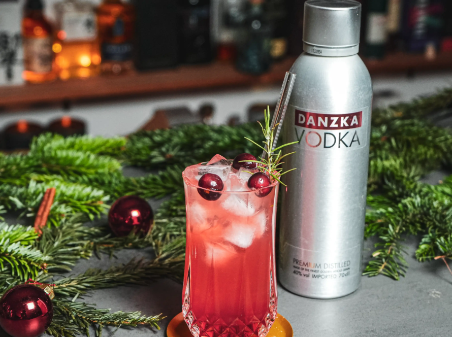 Ein Bild des Christmas Mule Cocktails nach einem Rezept von David Gran