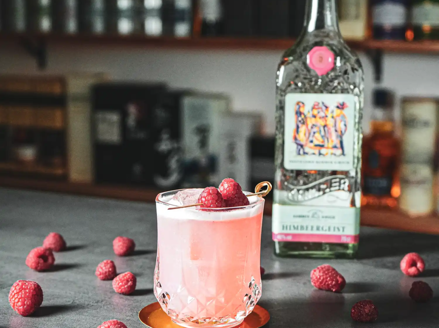 Ein Bild des Raspberry Serenade Cocktails.