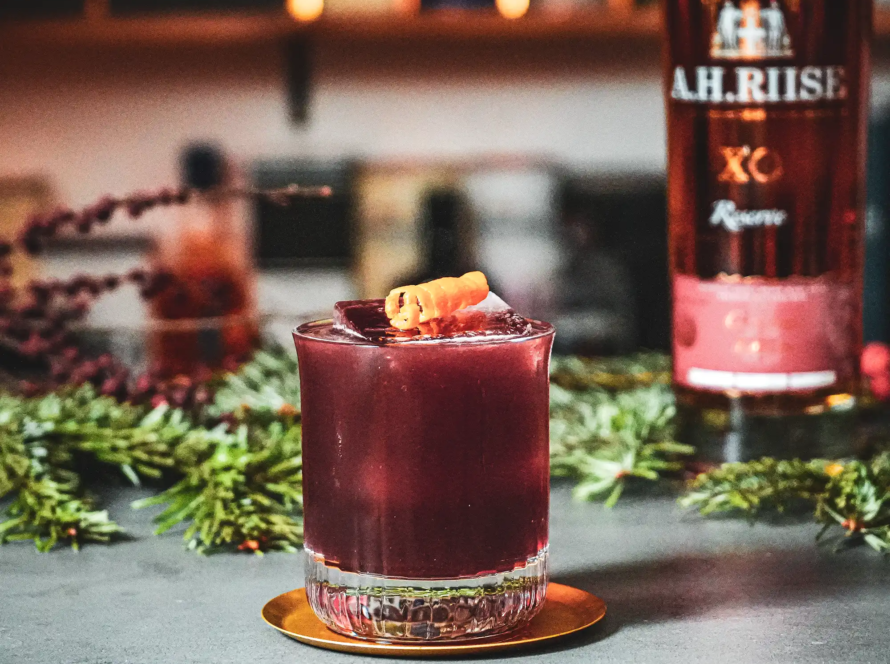 Ein Bild des Christmas Punch Cocktails.