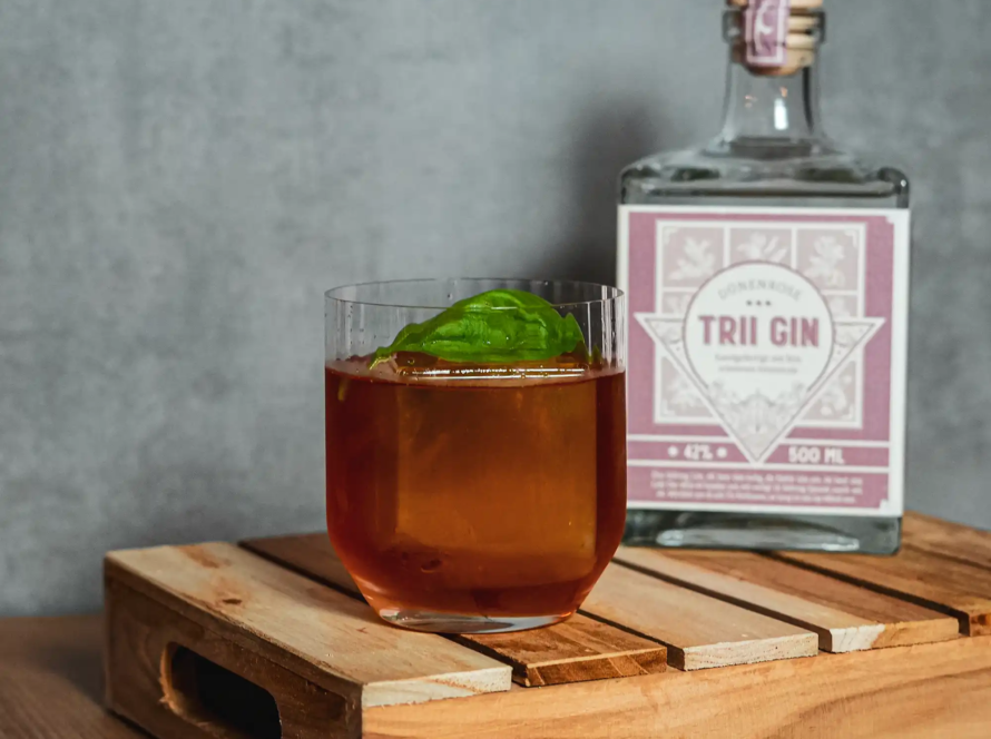 Ein Bild des Garden Negroni Cocktails