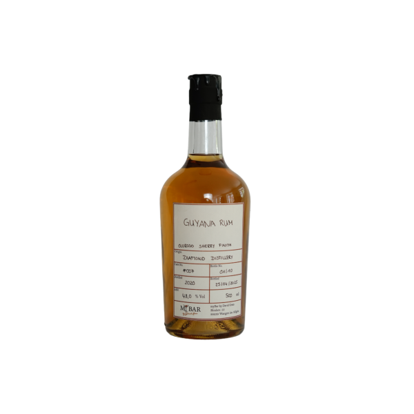 Ein Bild des Guyana Rums aus einem Oloroso Sherrys.
