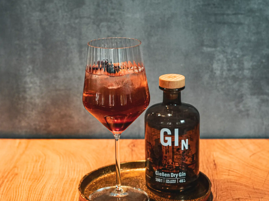 Ein Bild des Gießen Spritz Cocktails.