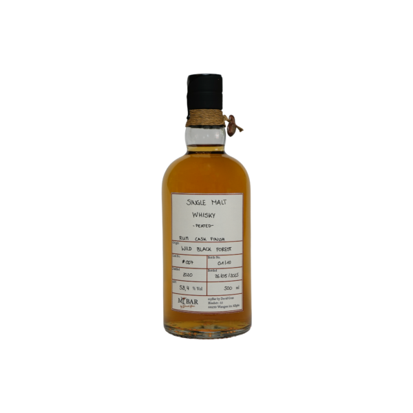 Ein Bild des Wild Peated Blackforest Whiskys mit finish in einem Rumfass von myBar by David Gran.