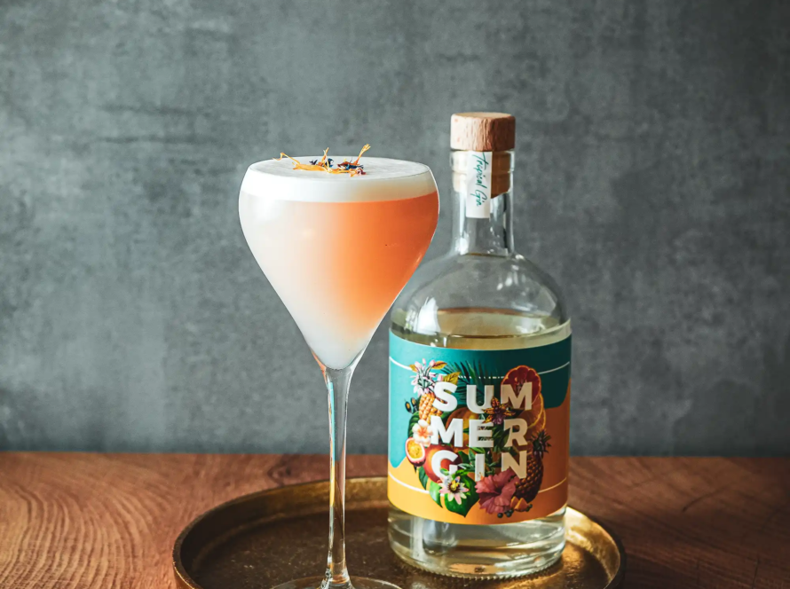 Ein Bild des Rosentau Cocktails.