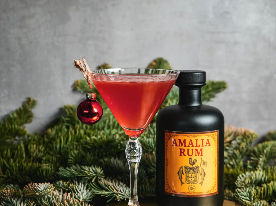 Ein Bild des Christmas Cosmo mit Amalia Rum.