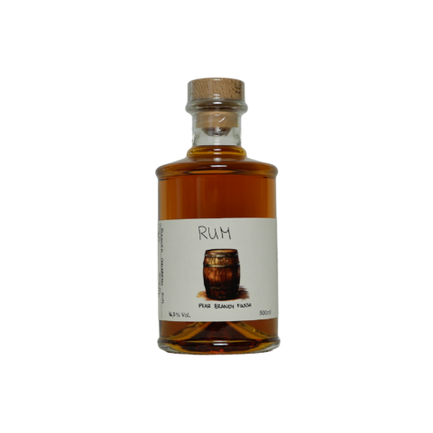 Ein Bild des Rums aus dem Pear Brandy Fass