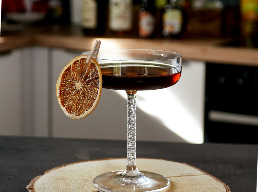 Ein Bild des Maple Manhattan Cocktails.