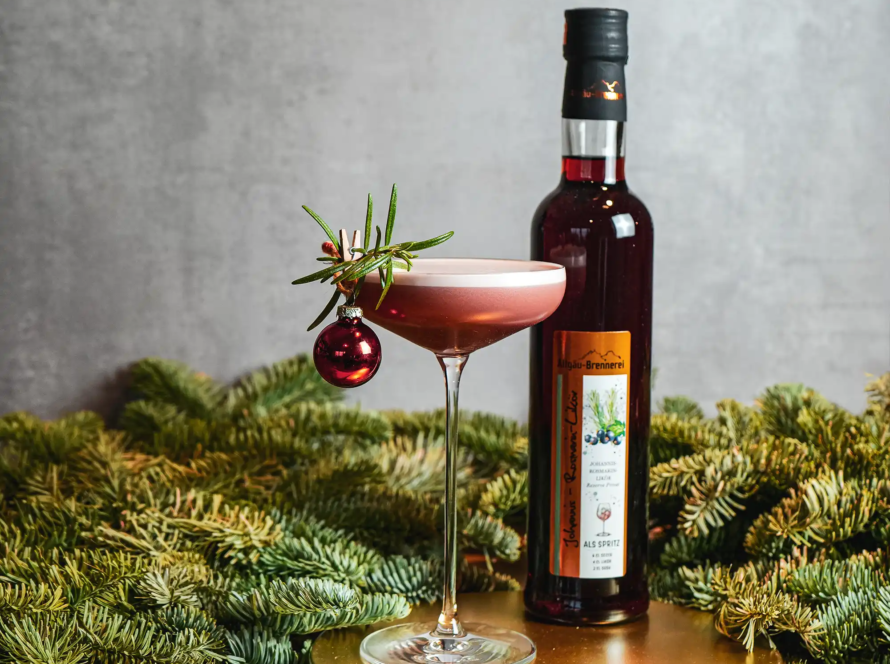 Ein Bild des Roter Tannenzauber Cocktails.