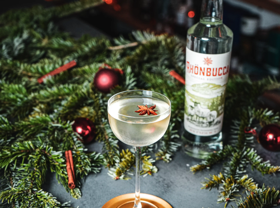 Ein Bild des Sera Prima di Natale Cocktails von Mixologe David Gran