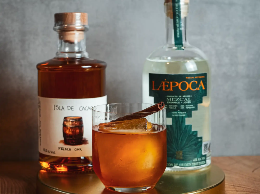 Ein Bild des Smoky Cacao Cocktails.