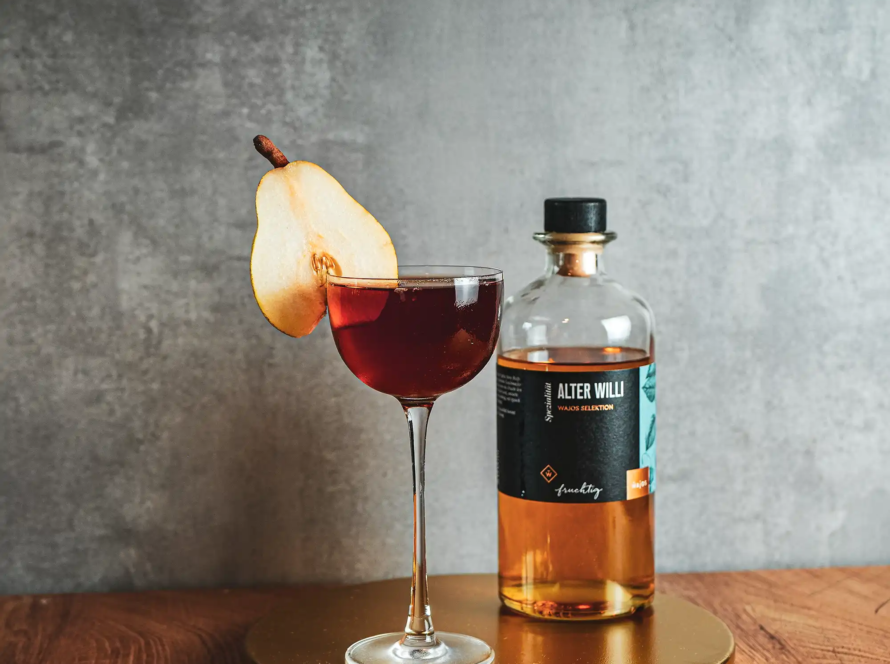Ein Bild des Sweet Pear Boulevardiers mit dem alten Willi von Wajos.
