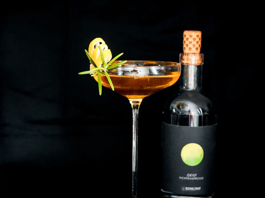 Ein Bild des Waldgold Cocktails.