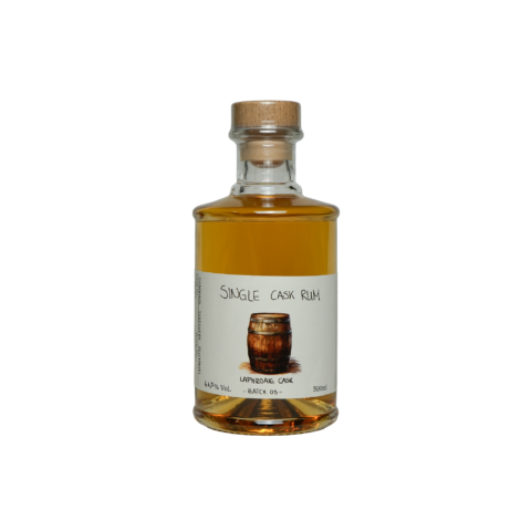 Ein Bild des Guyana Rums aus dem Laphroaig Fass